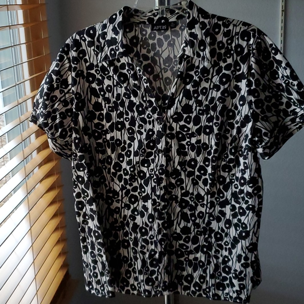 Black white print shirt